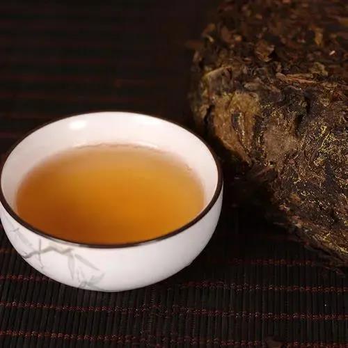 黑茶一天喝多少好？黑茶喝法全網(wǎng)解析！